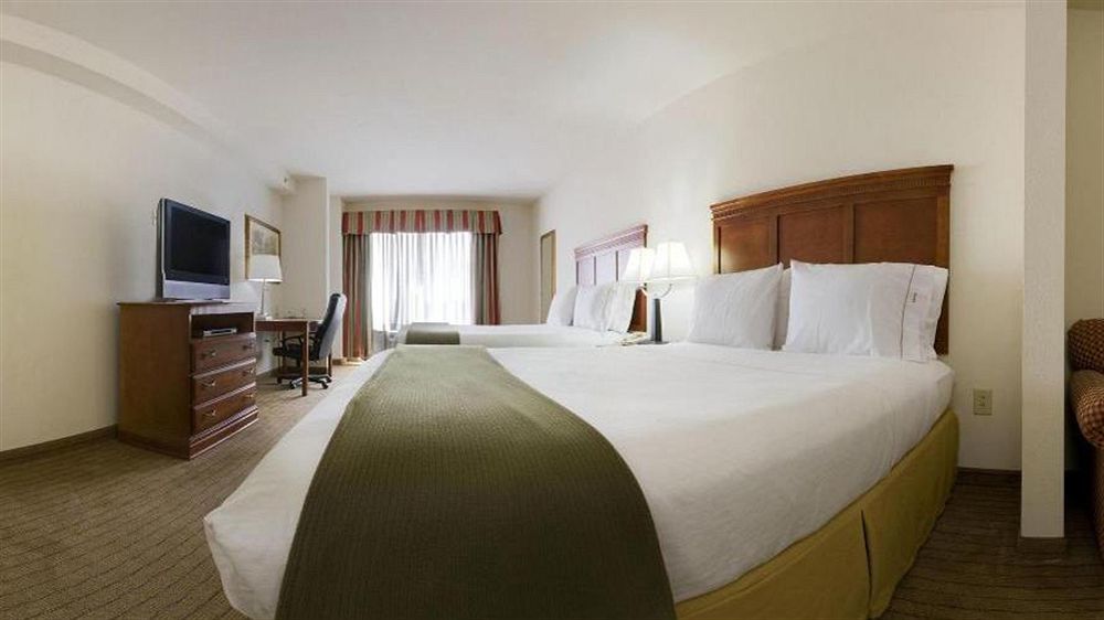 Holiday Inn Express & Suites Dyersburg By Ihg Buitenkant foto