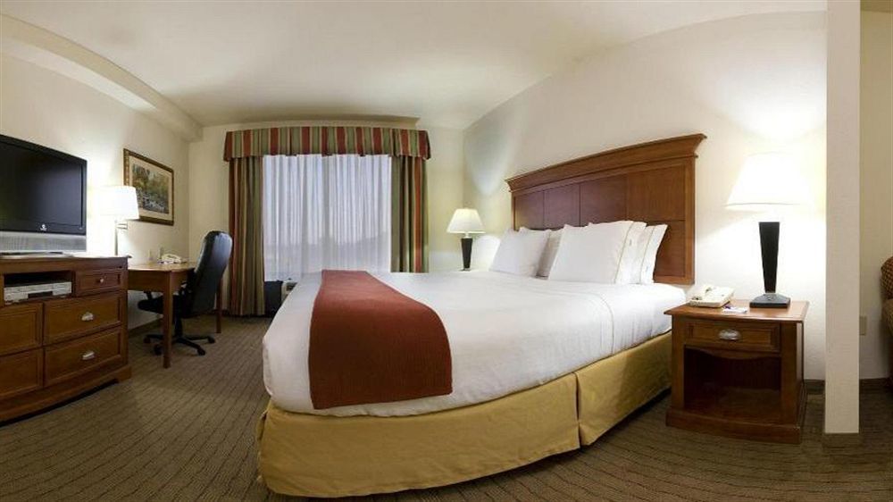 Holiday Inn Express & Suites Dyersburg By Ihg Buitenkant foto
