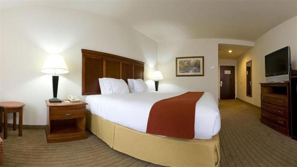 Holiday Inn Express & Suites Dyersburg By Ihg Buitenkant foto