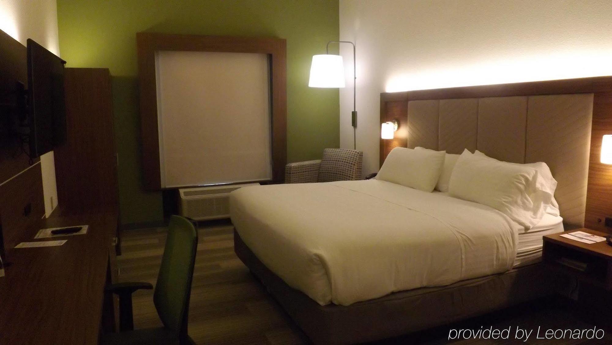 Holiday Inn Express & Suites Dyersburg By Ihg Buitenkant foto