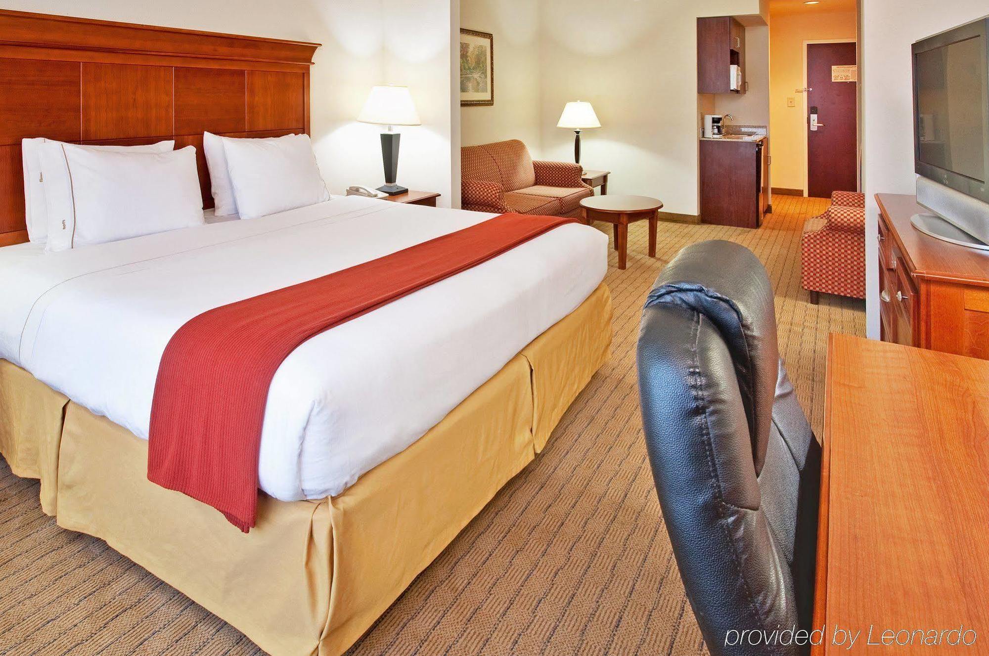 Holiday Inn Express & Suites Dyersburg By Ihg Kamer foto