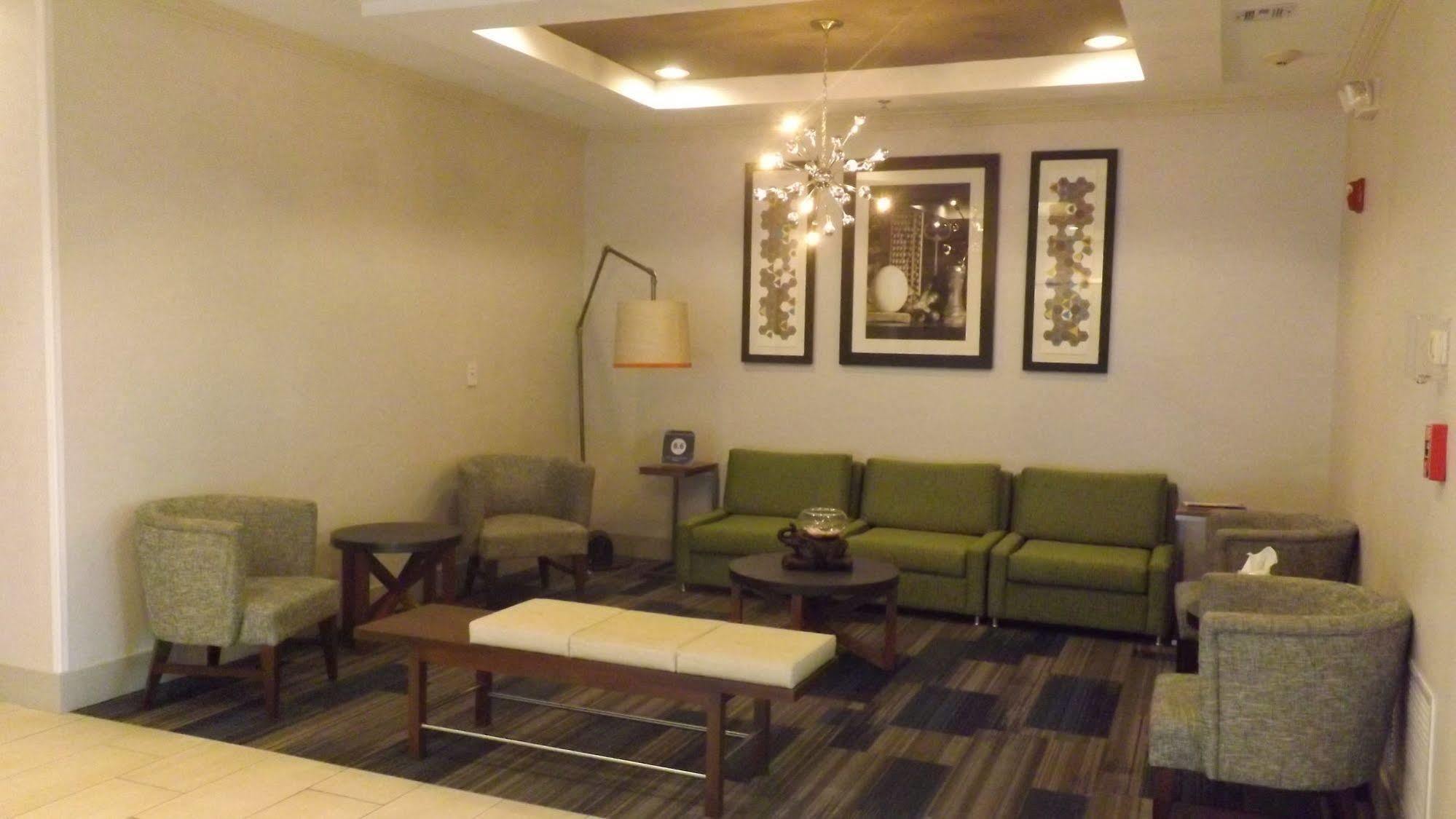 Holiday Inn Express & Suites Dyersburg By Ihg Buitenkant foto