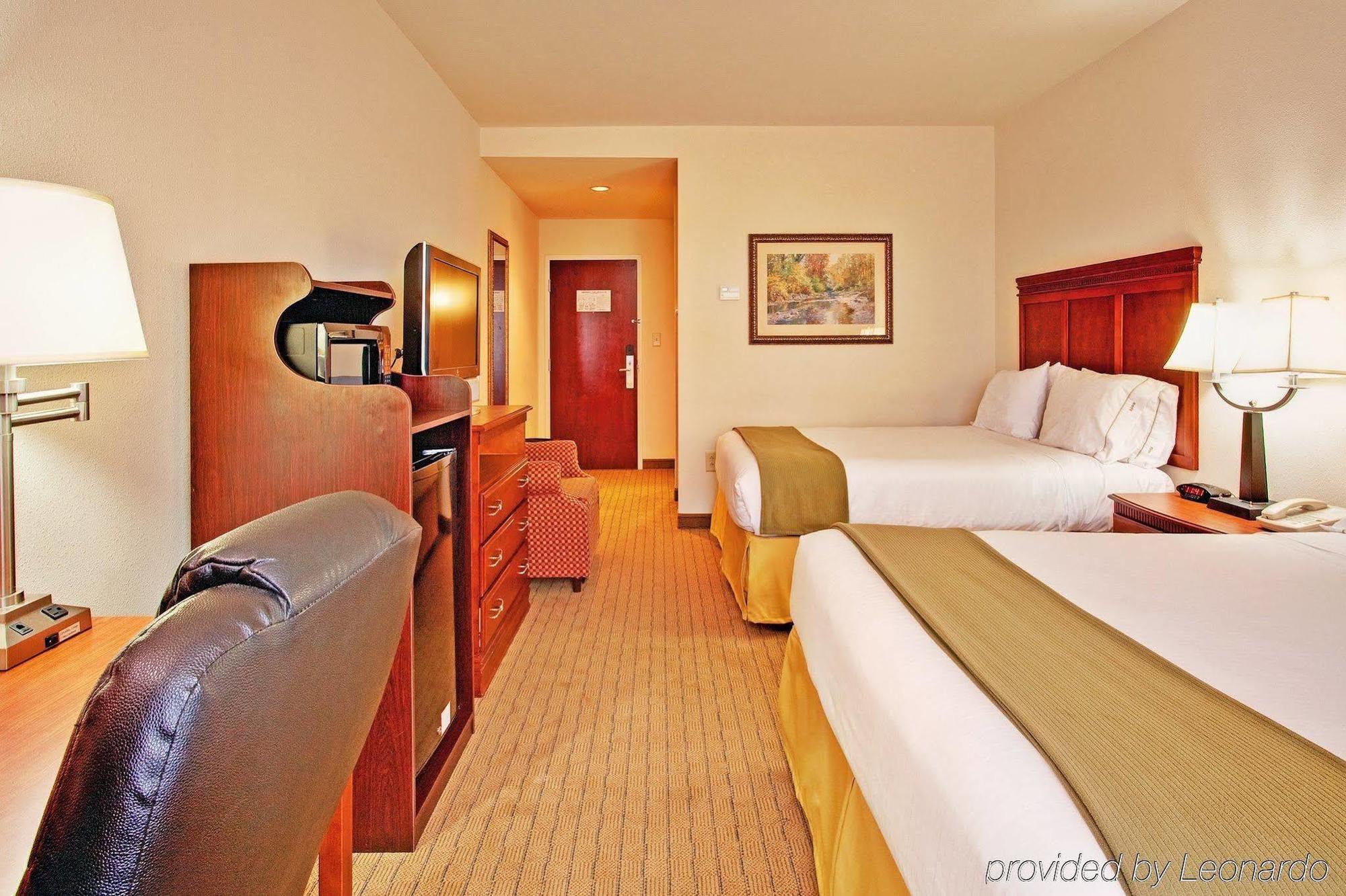 Holiday Inn Express & Suites Dyersburg By Ihg Buitenkant foto